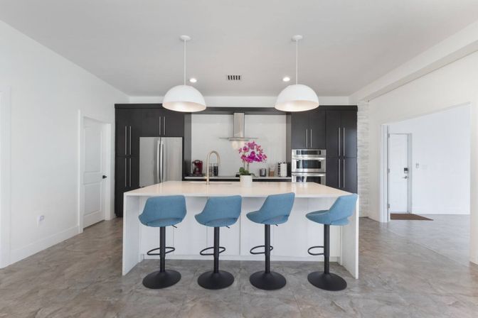 Luxury Villa with Heated Pool, Fire Pit & Open Space for Events image 5