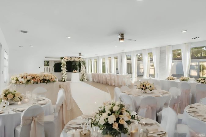 Luxury Villa with Heated Pool, Fire Pit & Open Space for Events image 11