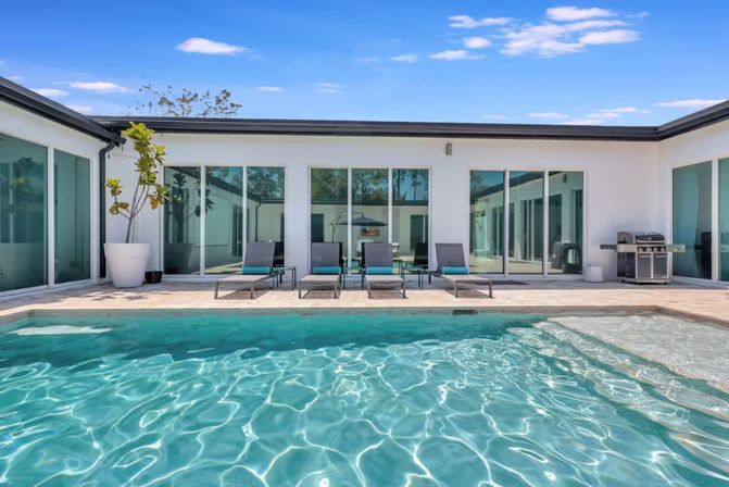 Luxury Villa with Heated Pool, Fire Pit & Open Space for Events image 1