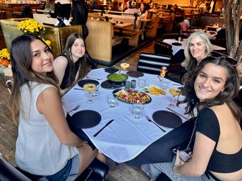 Beverly Hills Walking Food Tour with Gourmet Tastings and 2 Drinks image 31