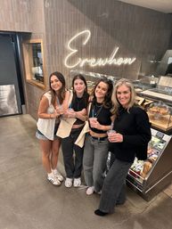 Beverly Hills Walking Food Tour with Gourmet Tastings and 2 Drinks image 4