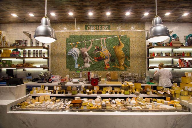 Beverly Hills Walking Food Tour with Gourmet Tastings and 2 Drinks image 9