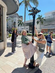 Beverly Hills Walking Food Tour with Gourmet Tastings and 2 Drinks image 33