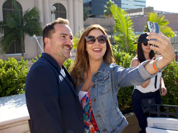 Beverly Hills Walking Food Tour with Gourmet Tastings and 2 Drinks image 30