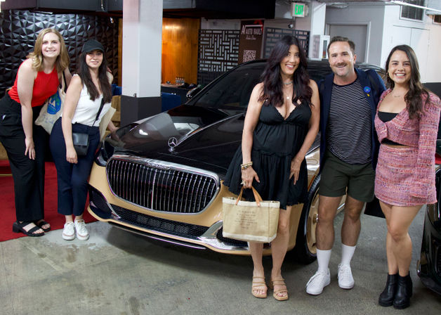 Beverly Hills Walking Food Tour with Gourmet Tastings and 2 Drinks image 32