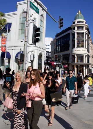 Beverly Hills Walking Food Tour with Gourmet Tastings and 2 Drinks image 35