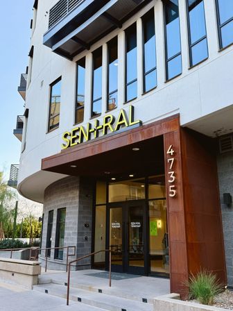Sentral Old Town: Walkable to Nightlife, Resort Pool + Hot Tub, and Gym image 33