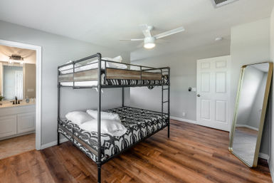 5 Bedroom Sweet Retreat with Heated Pool, Spa, Firepit & Volleyball Court image 24