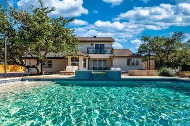 5 Bedroom Sweet Retreat with Heated Pool, Spa, Firepit & Volleyball Court image 4