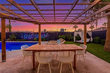 Galactic Getaway: 4-Bedroom Rental with Private Pool, Hot Tub & Custom Themed Murals image 43