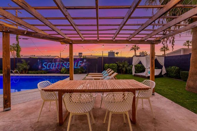 Galactic Getaway: 4-Bedroom Rental with Private Pool, Hot Tub & Custom Themed Murals image 43