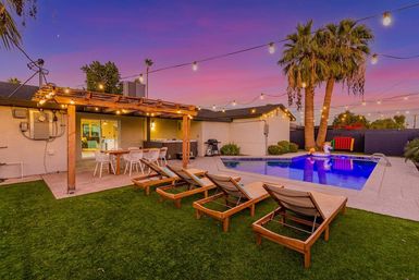 Galactic Getaway: 4-Bedroom Rental with Private Pool, Hot Tub & Custom Themed Murals image 41