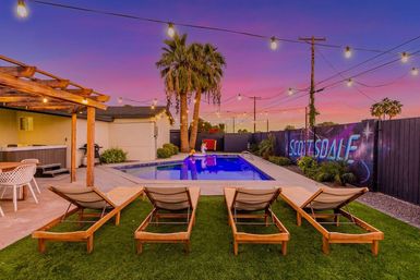 Galactic Getaway: 4-Bedroom Rental with Private Pool, Hot Tub & Custom Themed Murals image 32