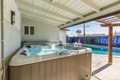 Galactic Getaway: 4-Bedroom Rental with Private Pool, Hot Tub & Custom Themed Murals image 35
