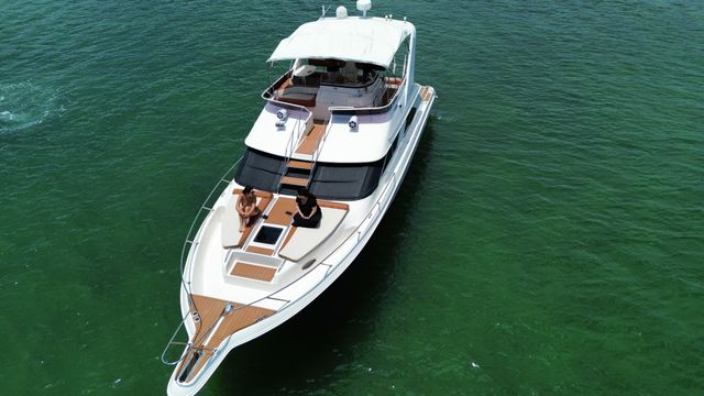 Miami Vibes: The Ultimate 50' Flybridge Adventure image 3