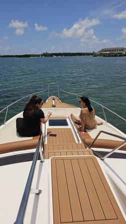 Miami Vibes: The Ultimate 50' Flybridge Adventure image 14