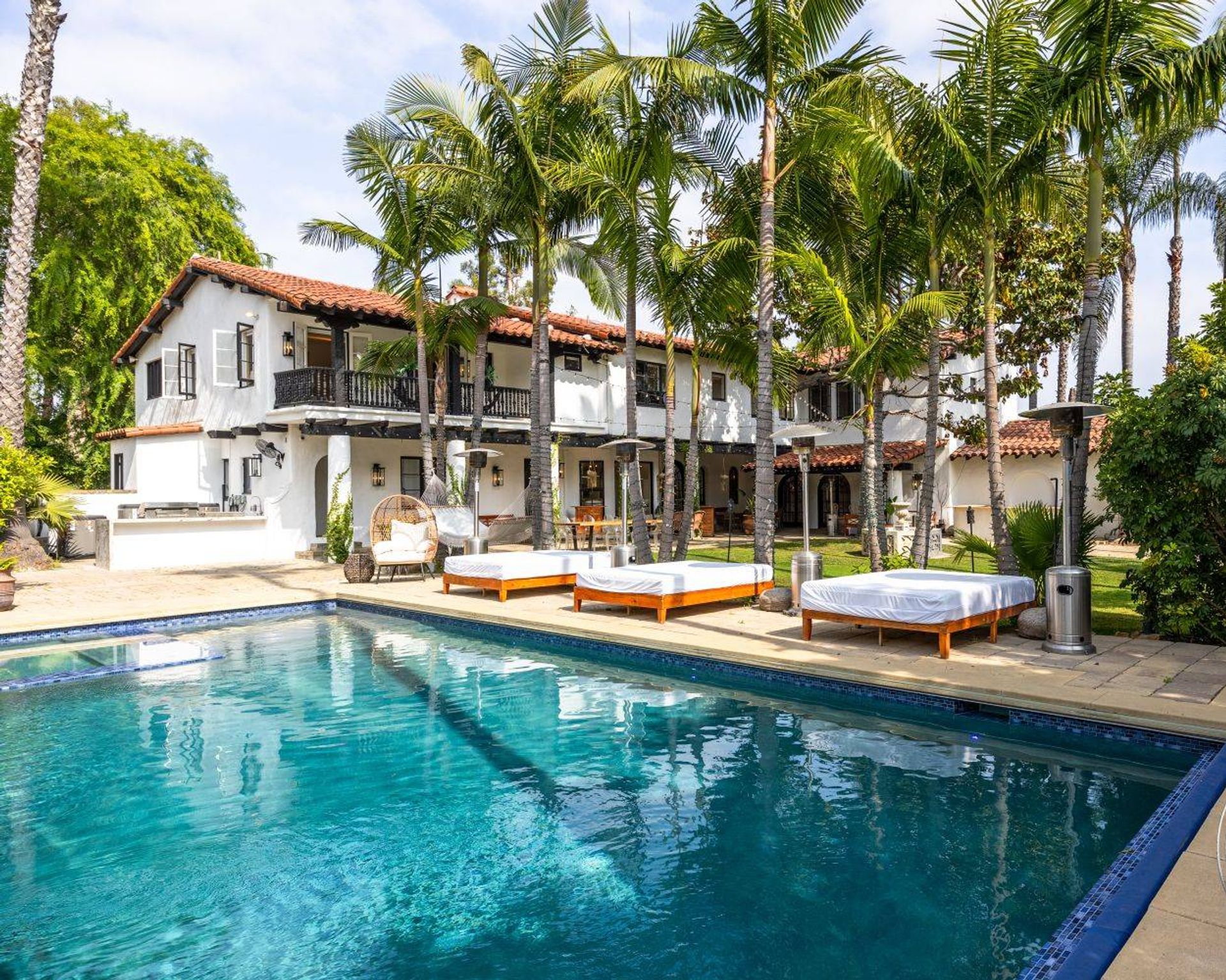 Golden Hour Haven: A Peaceful Retreat in Style image 1