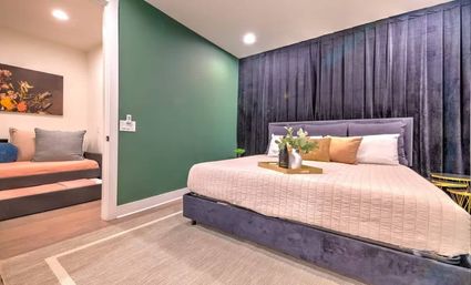 Rooftop Royale: 20 Beds + Rooftop Lounge with Large Chess, Fire Pit + Bar image 23