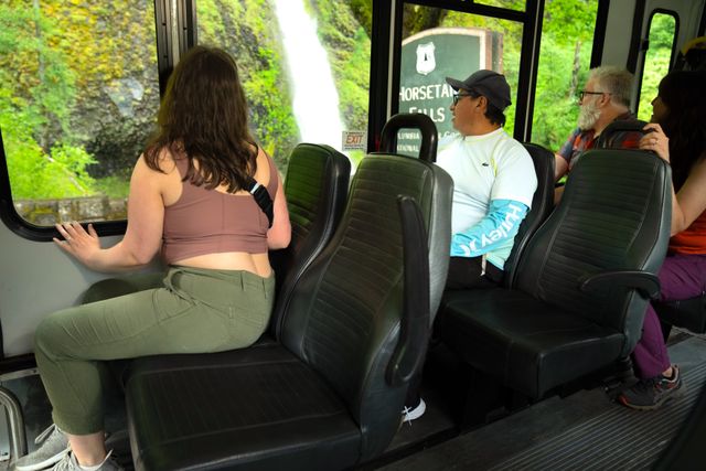 Multnomah Falls Sunset Tour to 6 Waterfalls + Crown Point image 3