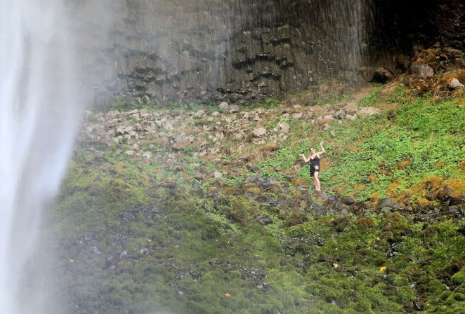 Multnomah Falls Sunset Tour to 6 Waterfalls + Crown Point image 9