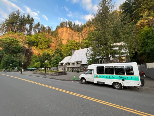 Multnomah Falls Sunset Tour to 6 Waterfalls + Crown Point image 4