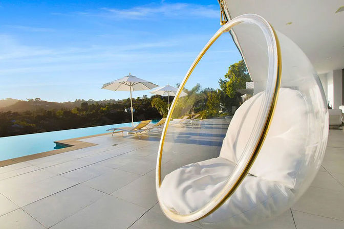 Skyline Serenity: A Luxury Villa Above It All image 22