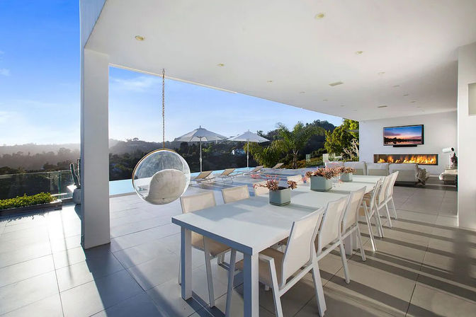 Skyline Serenity: A Luxury Villa Above It All image 29