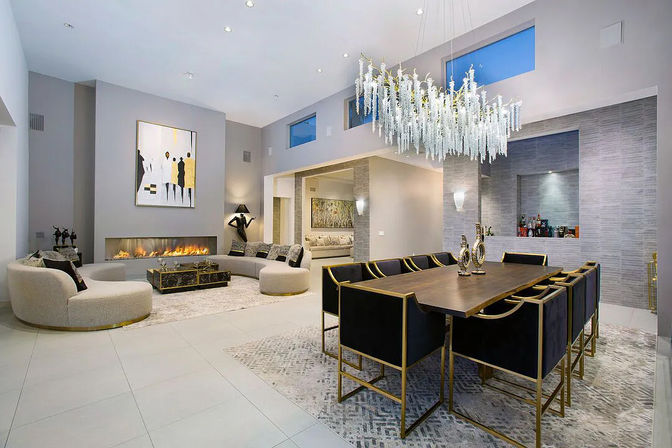 Skyline Serenity: A Luxury Villa Above It All image 5