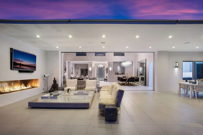 Skyline Serenity: A Luxury Villa Above It All image 7