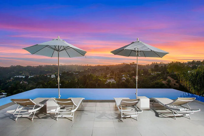 Skyline Serenity: A Luxury Villa Above It All image 19