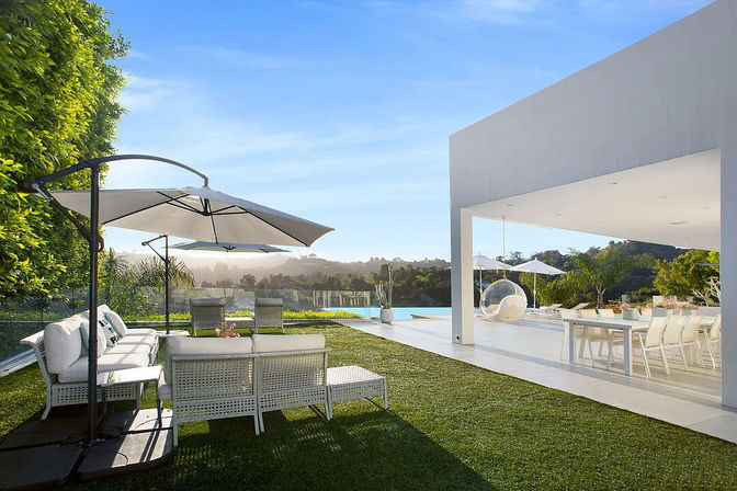 Skyline Serenity: A Luxury Villa Above It All image 23