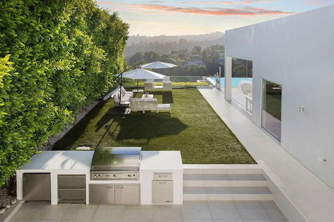 Skyline Serenity: A Luxury Villa Above It All image 26