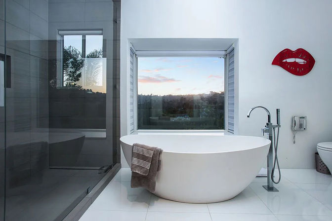 Skyline Serenity: A Luxury Villa Above It All image 9