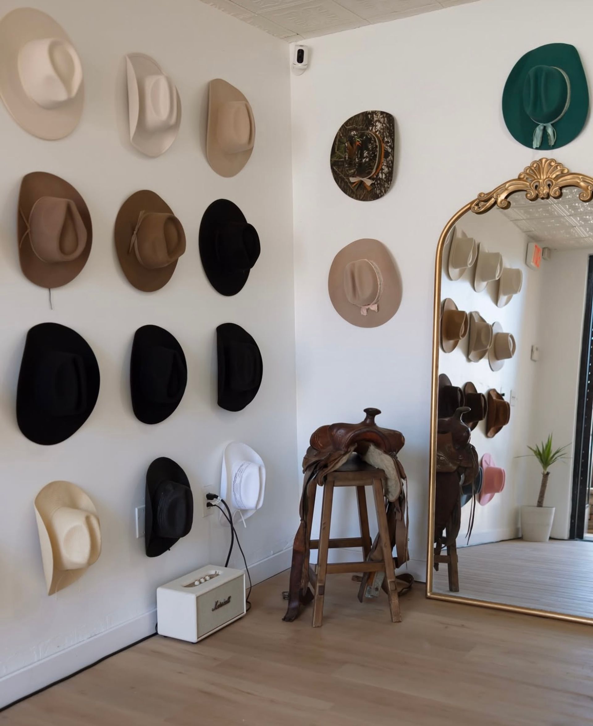 Rancher Hat Bar San Diego: Create a Custom Cowgirl Hat  image 2