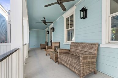 Charming 10-Bedroom Downtown Home Steps to King St image 36