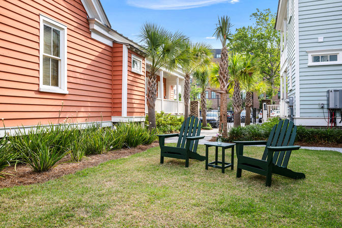 Charming 10-Bedroom Downtown Home Steps to King St image 64