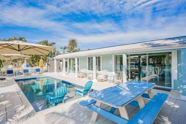 Bahia Paradise: Serene Waterfront Oasis Steps from Dolphins & Tranquil Waterways image 25