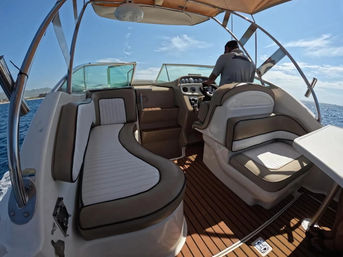 2-Hour Private 29" Yacht Cruise with Snorkeling & Swimming image 3