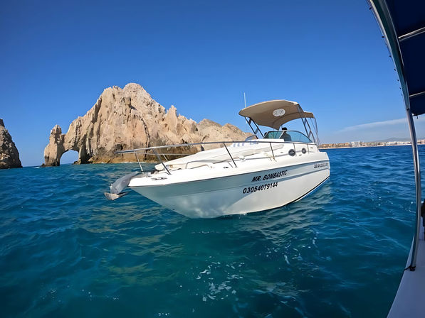 2-Hour Private 29" Yacht Cruise with Snorkeling & Swimming image 2