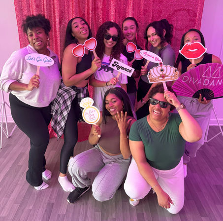A VIP Dance Experience: Poppin’ Bottles & Booties with Your Besties image 8