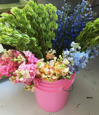 Fresh Floral Bouquet Workshop image 4