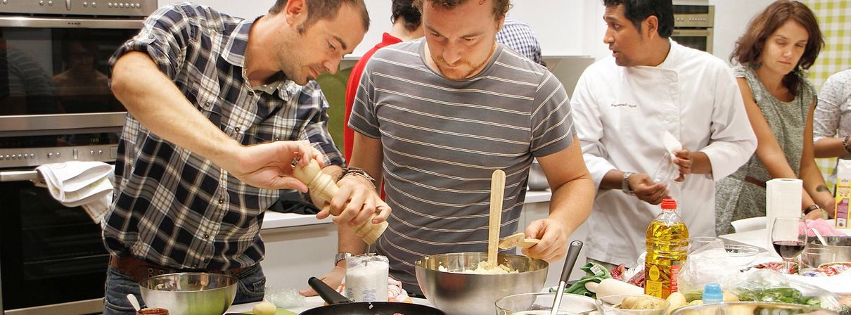 Culinary Parties: Private Chefs, Mixologist & Party Coordinator image 1