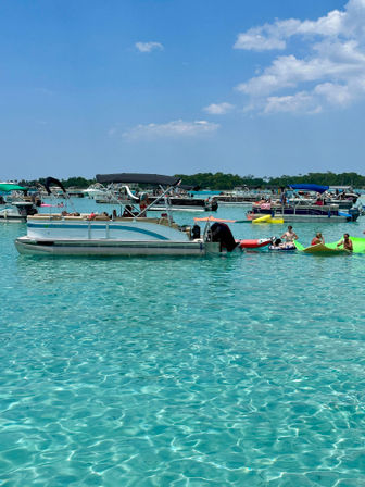 Private Crab Island Single Deck Pontoon Charter image 1