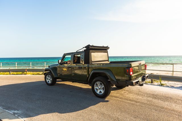 Jeep Rentals: 5 Passenger Jeeps for Cruising through Destin & 30A image 3