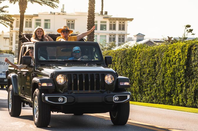 Jeep Rentals: 5 Passenger Jeeps for Cruising through Destin & 30A image 1