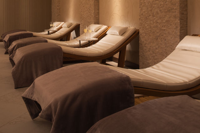 Private Luxury Spa Experience: Massage and Facial with Relaxation Room and Sauna Access image 2