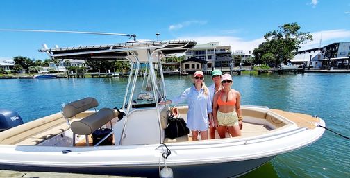 21 ft Sea Hunt Center Console Charter for Up to 7 Guests image 8