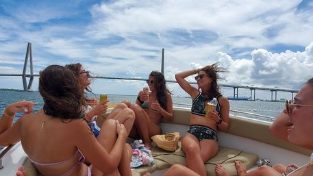 21 ft Sea Hunt Center Console Charter for Up to 7 Guests image 5