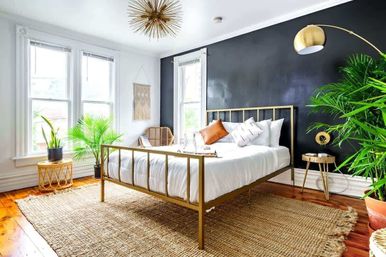 Jungle Fever: Designer Jungle-Inspired 3BR + Walk to Nightlife image 6