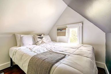 Jungle Fever: Designer Jungle-Inspired 3BR + Walk to Nightlife image 53
